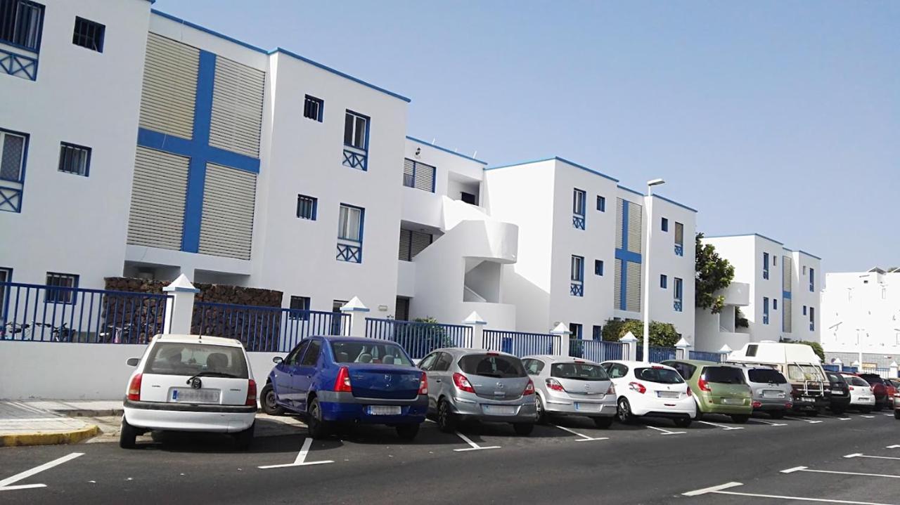 Appartement Aguazul - A Pie De Piscina Y Vistas Al Mar à Puerto del Carmen  Extérieur photo