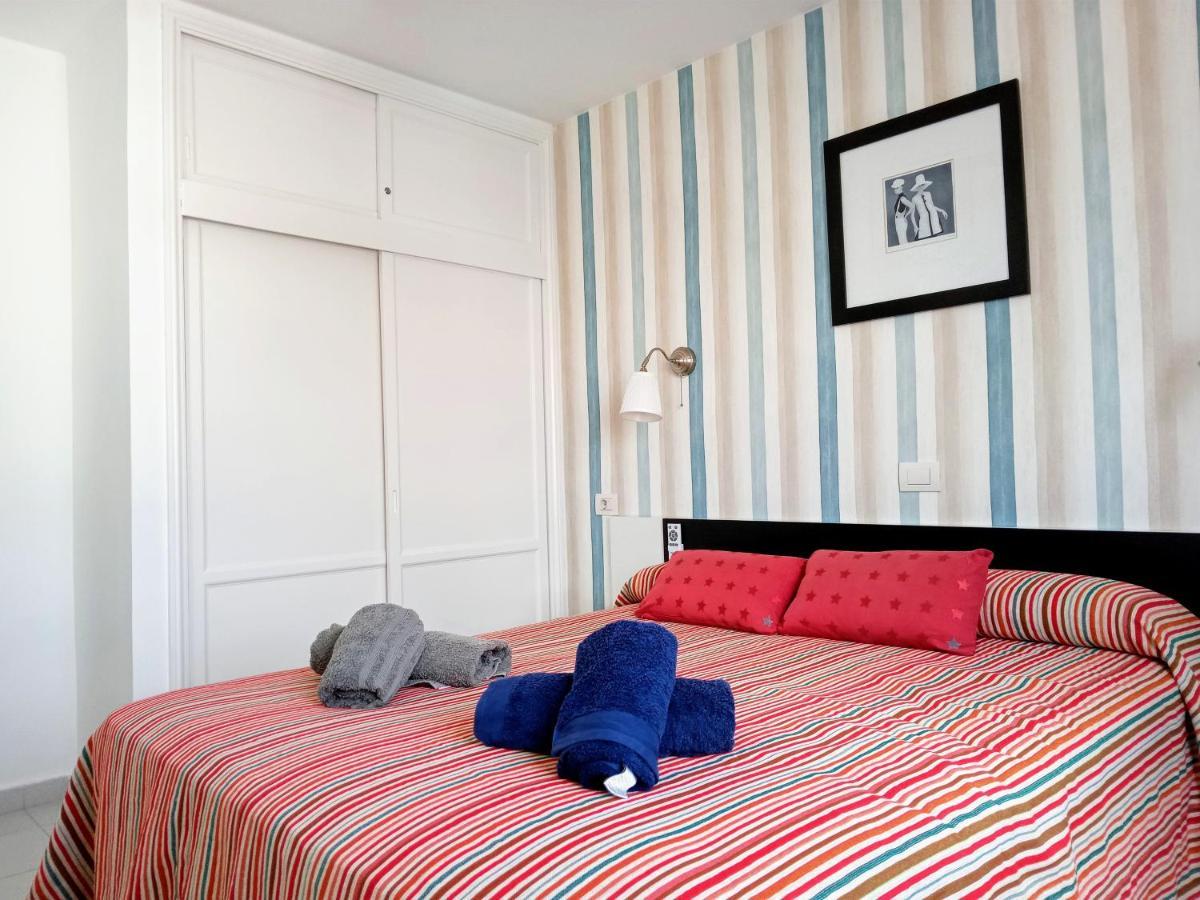 Appartement Aguazul - A Pie De Piscina Y Vistas Al Mar à Puerto del Carmen  Extérieur photo