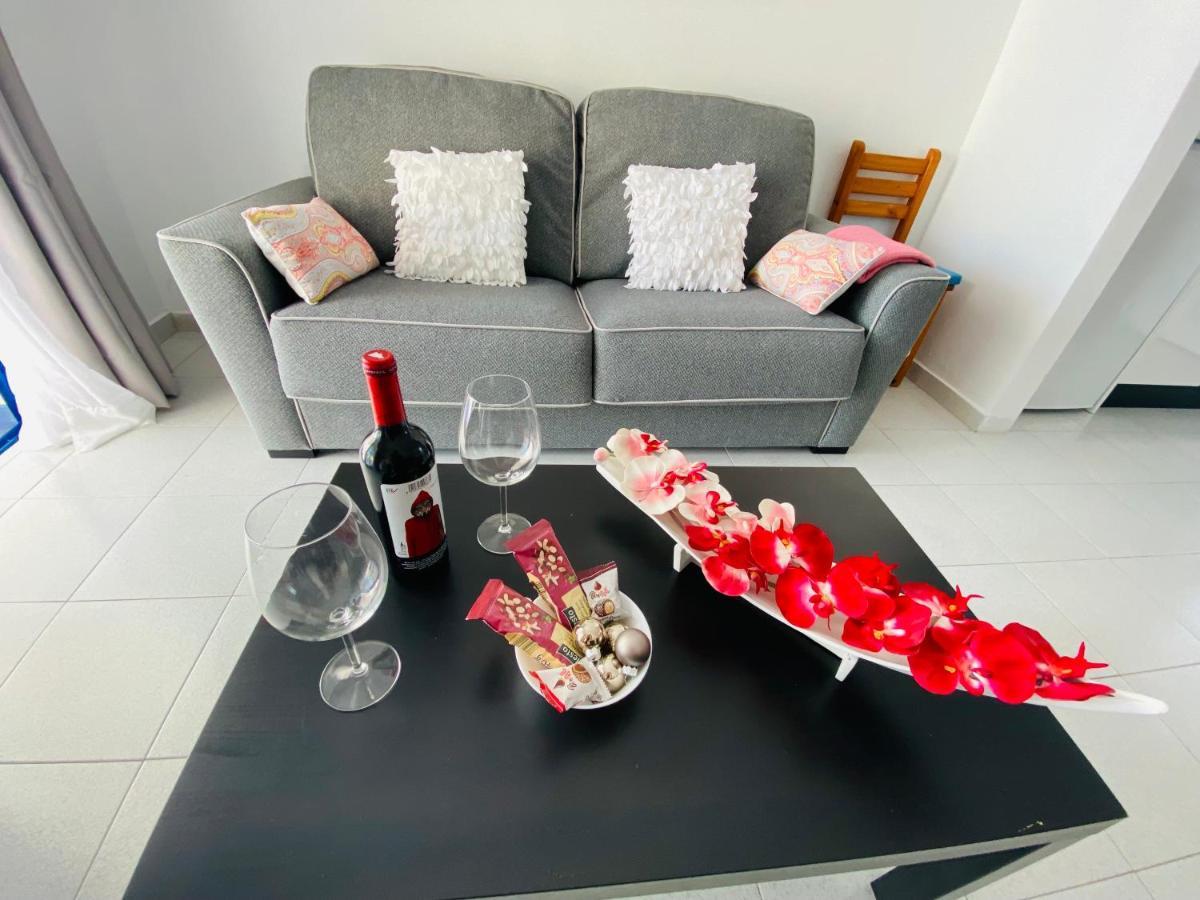 Appartement Aguazul - A Pie De Piscina Y Vistas Al Mar à Puerto del Carmen  Extérieur photo