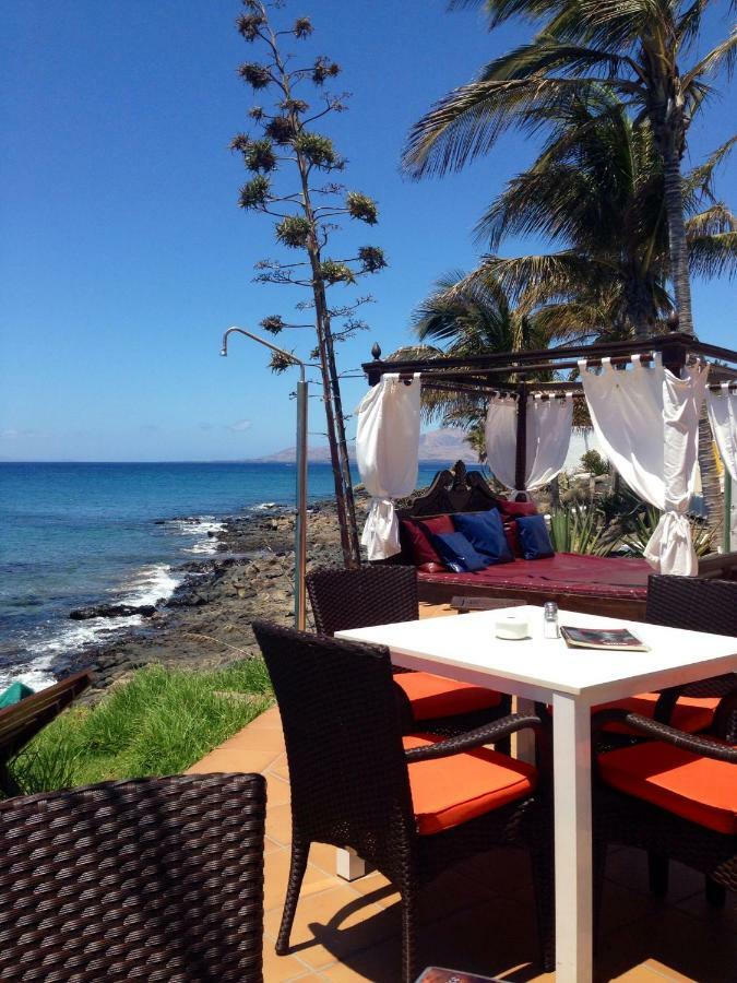 Appartement Aguazul - A Pie De Piscina Y Vistas Al Mar à Puerto del Carmen  Extérieur photo